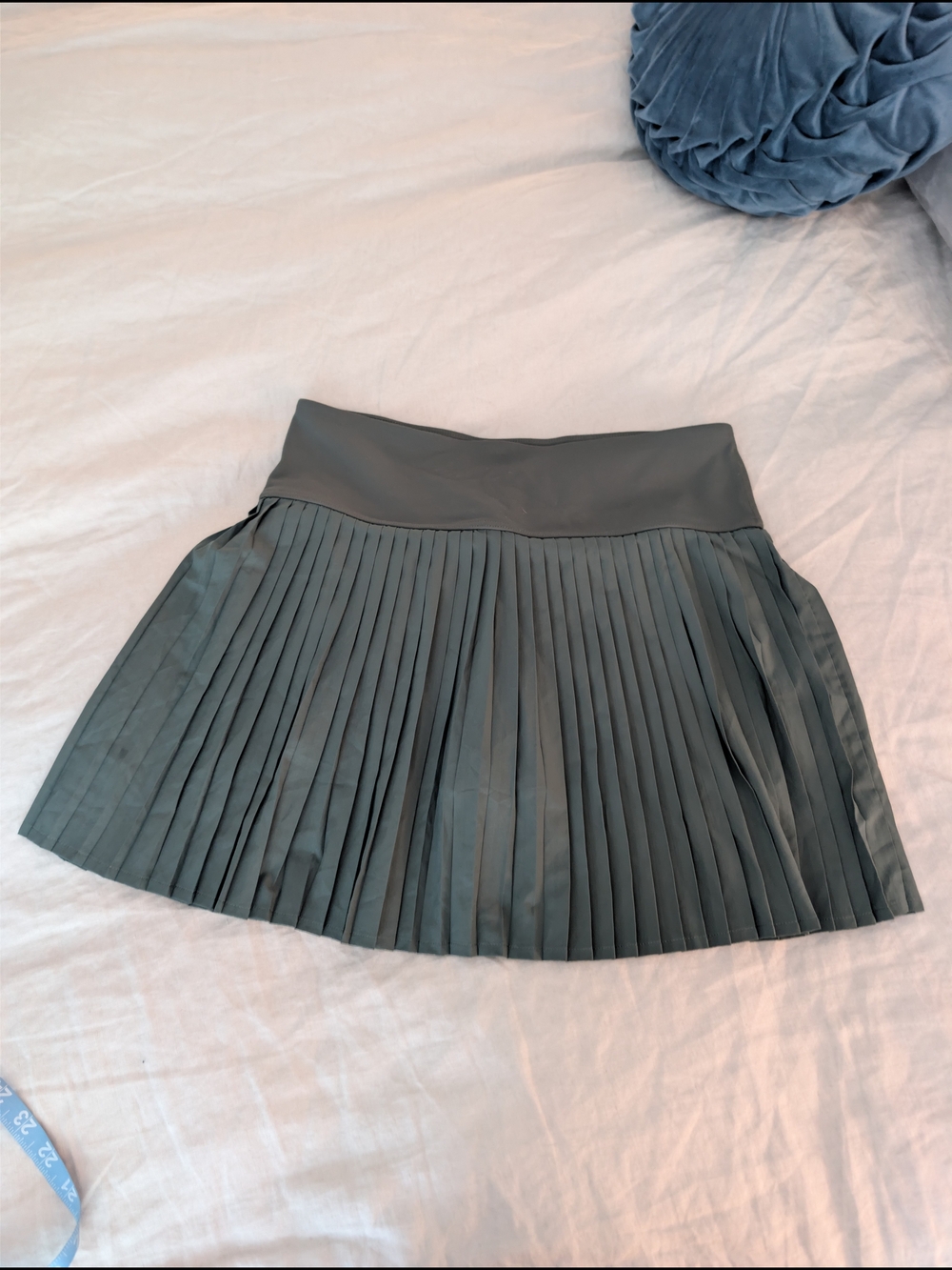 Quince Court Sport Pleated Tennis Skirt (Skort) Size Medium Green NWOT